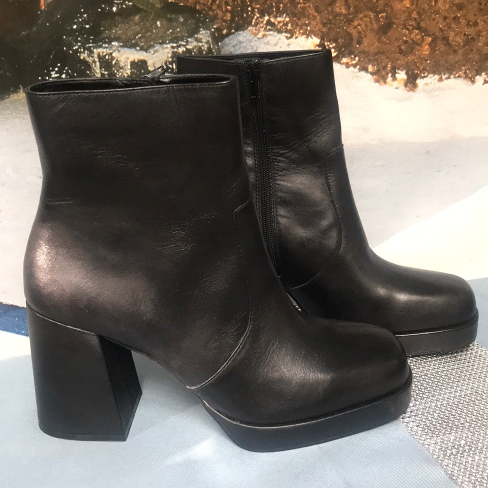 Steve Madden heeled boots